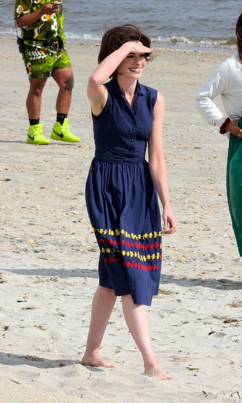 Anne Hathaway Feet